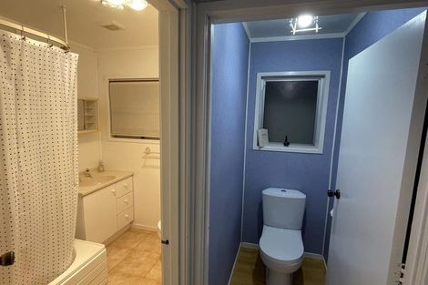 Photo of property in 108 Kemp Road, Massey, Auckland, 0614