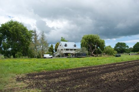 Photo of property in 9b Trotting Course Drive, Kumeu, 0891