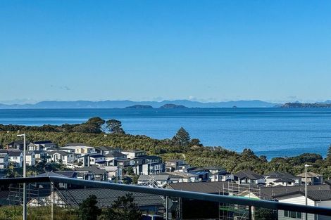 Photo of property in 8 Koheru Place, Long Bay, 0630