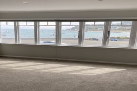 Photo of property in 230 The Esplanade, Island Bay, Wellington, 6023
