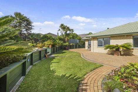 Photo of property in 214 Kilkenny Drive, East Tamaki Heights, Auckland, 2016