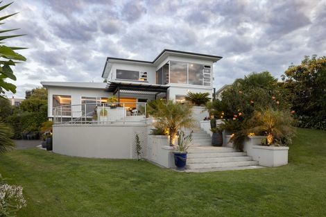 Photo of property in 12 George Street, Hospital Hill, Napier, 4110