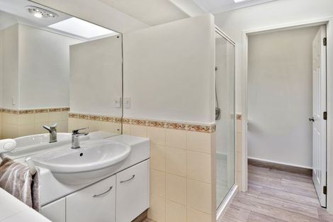 Photo of property in 214 Kilkenny Drive, East Tamaki Heights, Auckland, 2016