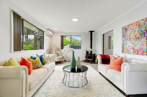 Photo of property in 24 Oakmont Place, Wattle Downs, Auckland, 2103