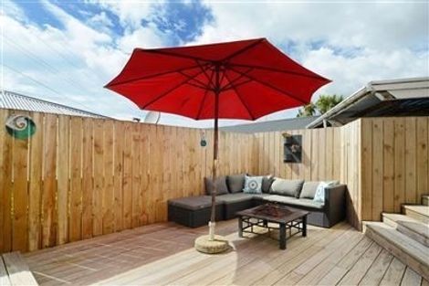 Photo of property in 24a/1 Waimumu Road, Massey, Auckland, 0614