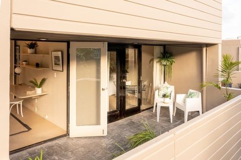 Photo of property in Highwic, 32u3 Hobson Street, Thorndon, Wellington, 6011