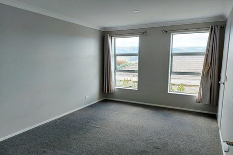 Photo of property in 31 Percy Kinsman Crescent, Riverstone Terraces, Upper Hutt, 5018