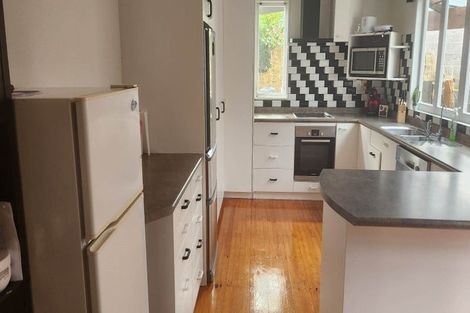 Photo of property in 17 Hewlett Road, Massey, Auckland, 0614