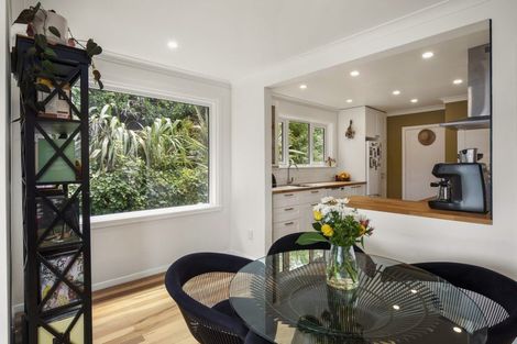 Photo of property in 28 Montgomery Avenue, Karori, Wellington, 6012