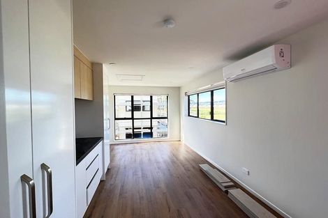 Photo of property in 103a Grove Road, Papakura, 2110
