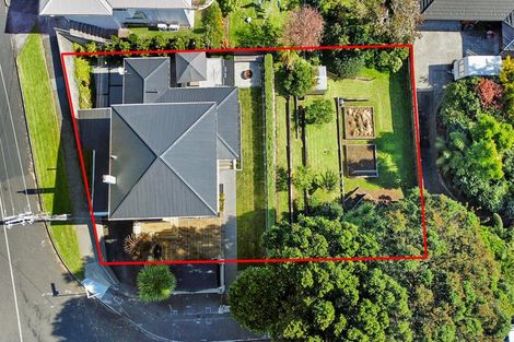 Photo of property in 76 Belt Road, New Plymouth, 4310