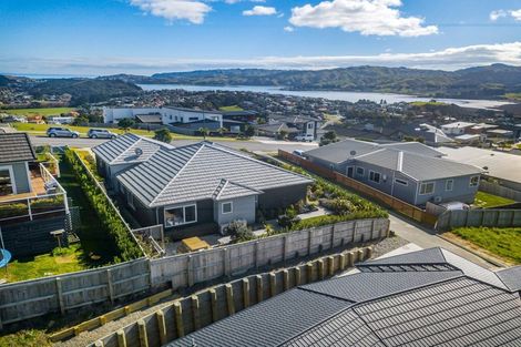 Photo of property in 146 Endeavour Drive, Whitby, Porirua, 5024