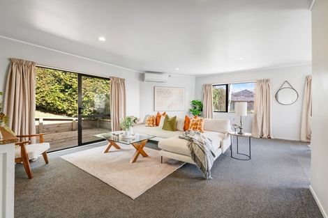 Photo of property in 11 Felicity Place, Unsworth Heights, Auckland, 0632