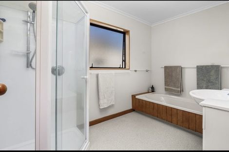 Photo of property in 2/43a Main Road, Redcliffs, Christchurch, 8081