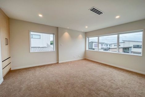 Photo of property in 33 Riroriro Road, Hobsonville, Auckland, 0616