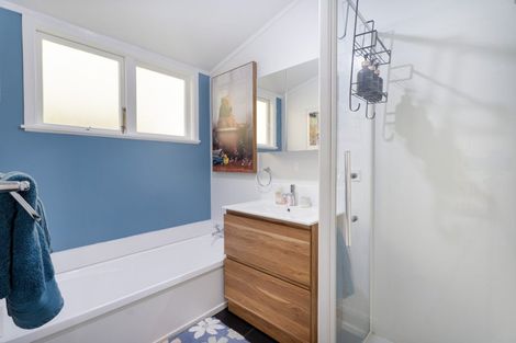 Photo of property in 8 Sheridan Terrace, Johnsonville, Wellington, 6037