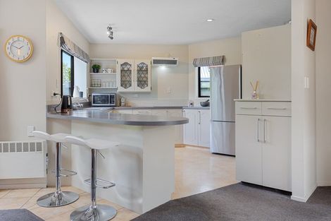 Photo of property in 6 Grove Place, Rangiora, 7400