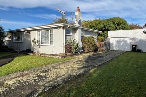 Photo of property in 16 Stirling Crescent, Hokowhitu, Palmerston North, 4410