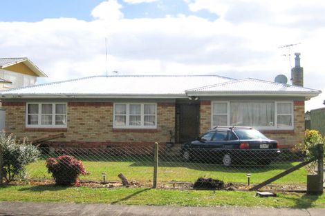 Photo of property in 1/5 Campbell Place, Papakura, 2110