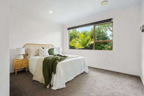 Photo of property in 1/43 Seaton Road, Murrays Bay, Auckland, 0630