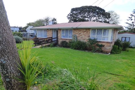 Photo of property in 11 Lloyd Avenue, Papatoetoe, Auckland, 2025