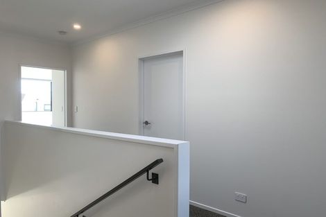 Photo of property in 18 Hema Road, Hobsonville, 0616