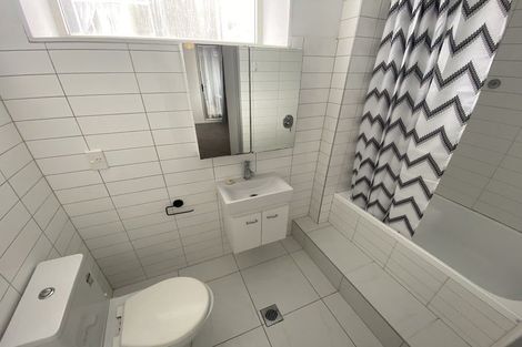 Photo of property in 8u6b Lipman Street, Mount Victoria, Wellington, 6011