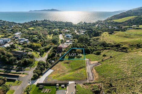 Photo of property in 68 Muri Road, Pukerua Bay, 5026
