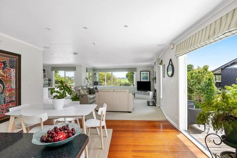 Photo of property in 18a Willis Street, Torbay, Auckland, 0630