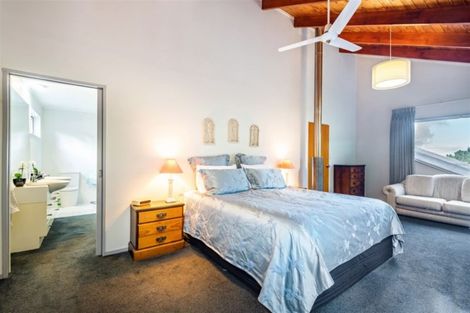 Photo of property in 8 Hebe Place, Birkenhead, Auckland, 0626