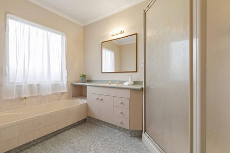 Photo of property in 280b Oceanbeach Road, Mount Maunganui, 3116