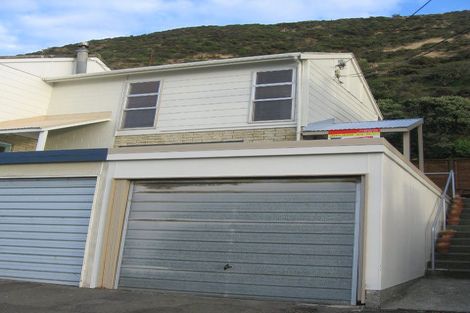 Photo of property in 2/104 Owhiro Bay Parade, Owhiro Bay, Wellington, 6023