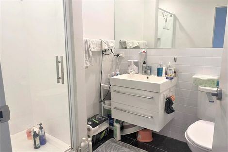 Photo of property in 15/2u Stone Street, Miramar, Wellington, 6022
