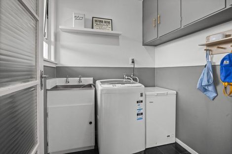 Photo of property in 2 Hood Place, Spotswood, New Plymouth, 4310