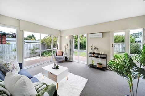 Photo of property in 23 Landsdowne Terrace, Cashmere, Christchurch, 8022