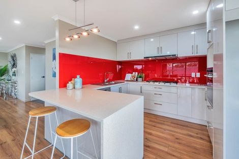 Photo of property in 285a Don Buck Road, Massey, Auckland, 0614