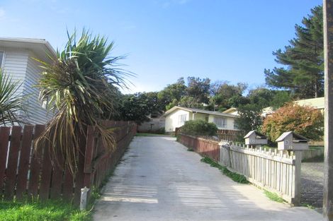 Photo of property in 2/3 Spruce Grove, Ranui, Porirua, 5024