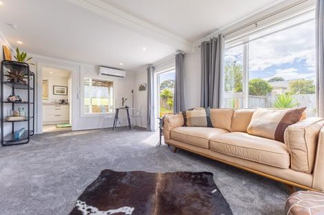 Photo of property in 23 Poplar Avenue, Raumati South, Paraparaumu, 5032