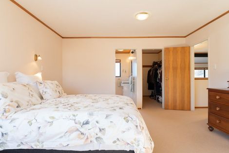 Photo of property in 6 Montrose Grove, Churton Park, Wellington, 6037