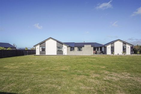 Photo of property in 14 Quail Way, Amberley, 7410