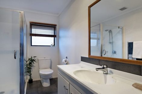 Photo of property in 6 Cloghan Close, Massey, Auckland, 0614