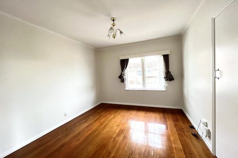 Photo of property in 75 Bradbury Road, Botany Downs, Auckland, 2010