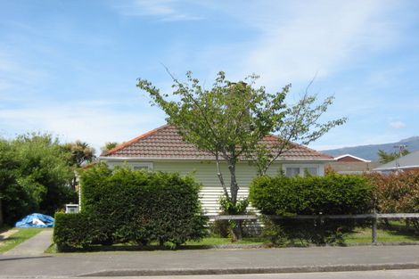 Photo of property in 17 Palmerston Street, Westport, 7825
