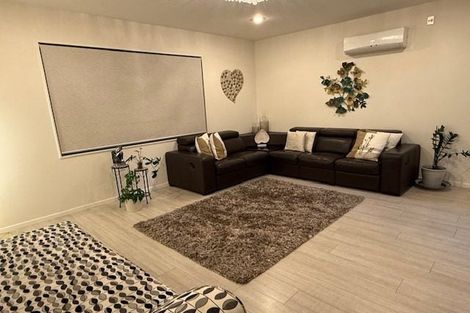 Photo of property in 1 Irongate Avenue, Ranui, Auckland, 0612