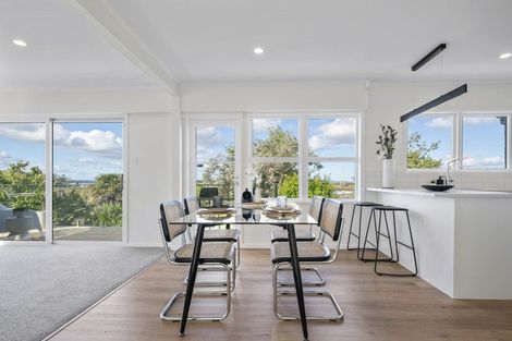 Photo of property in 112b Roberts Road, Te Atatu South, Auckland, 0610