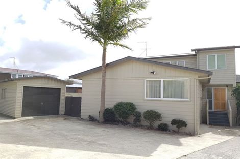 Photo of property in 132a Mcleod Road, Te Atatu South, Auckland, 0610