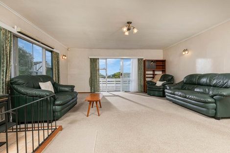Photo of property in 40 Sunnyfield Crescent, Glenfield, Auckland, 0629