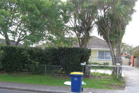 Photo of property in 5a Moor Avenue, Te Atatu Peninsula, Auckland, 0610