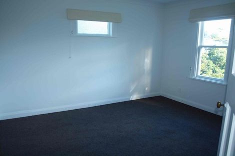 Photo of property in 24 Garden Road, Northland, Wellington, 6012