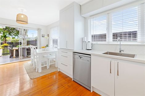 Photo of property in 671 Te Atatu Road, Te Atatu Peninsula, Auckland, 0610